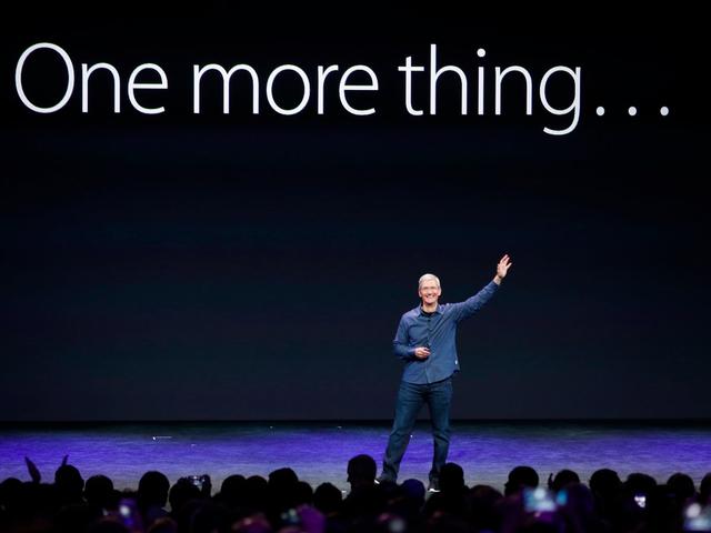 Apple-iPhone-7-conference-tim-cook-1
