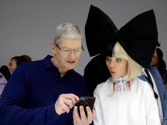 Apple-iPhone-7-conference-tim-cook