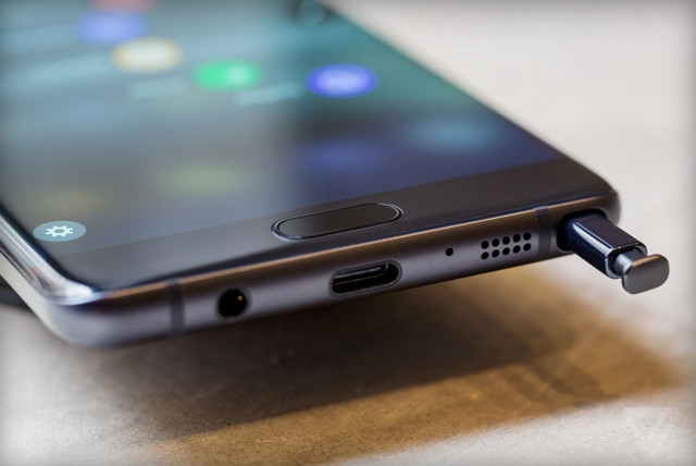 note 7 explosions and rename Note 7 S